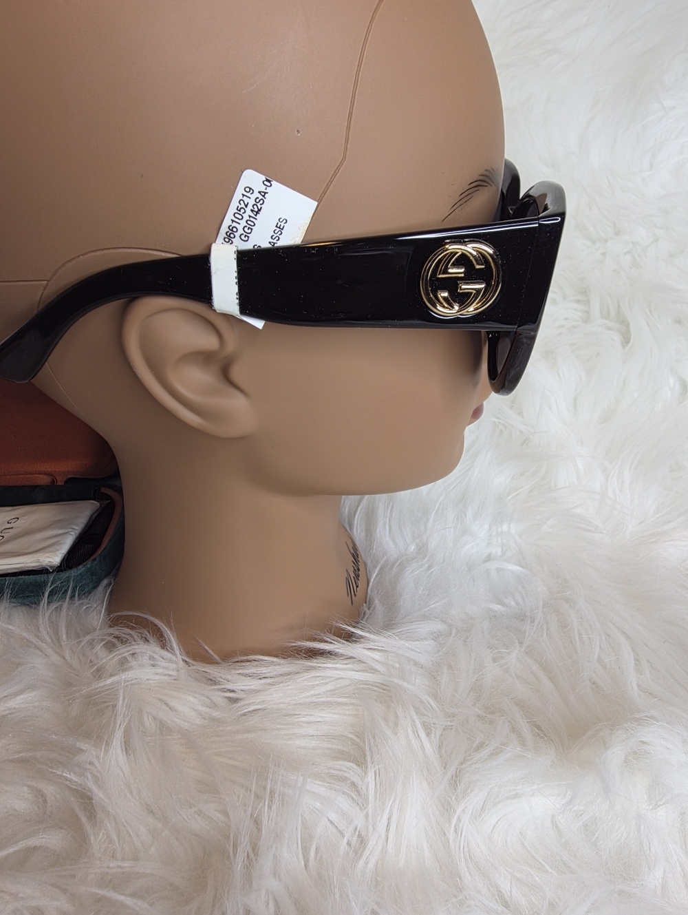 Gucci GG NWT Retail $360 Black Sunglasses Gold Hardware. Full Inclusion - Picture 4 of 13
